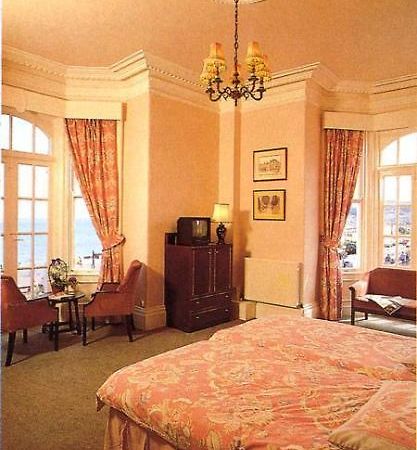 חלנדודנו Ambassador Hotel חדר תמונה